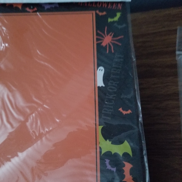 Bundle of (3) sets of 25 New Halloween Stationary paper. - Picture 2 of 5